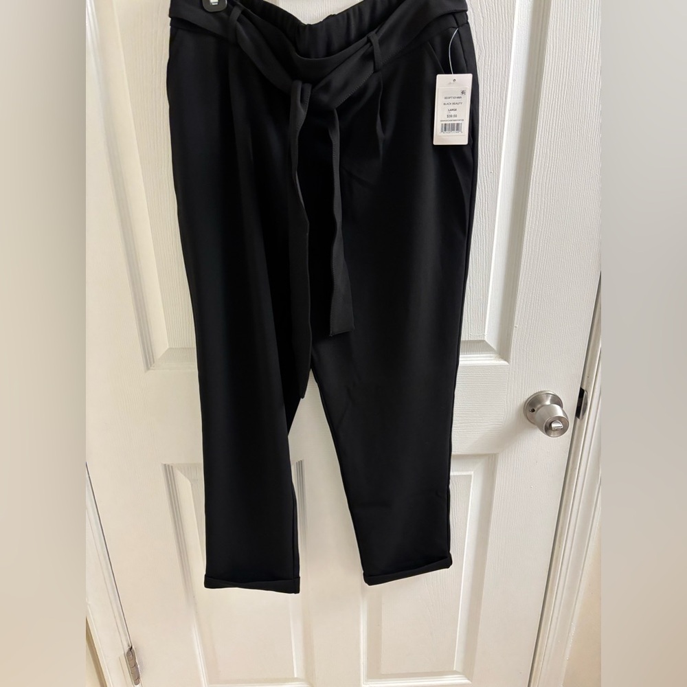 Black women’s ankle pants